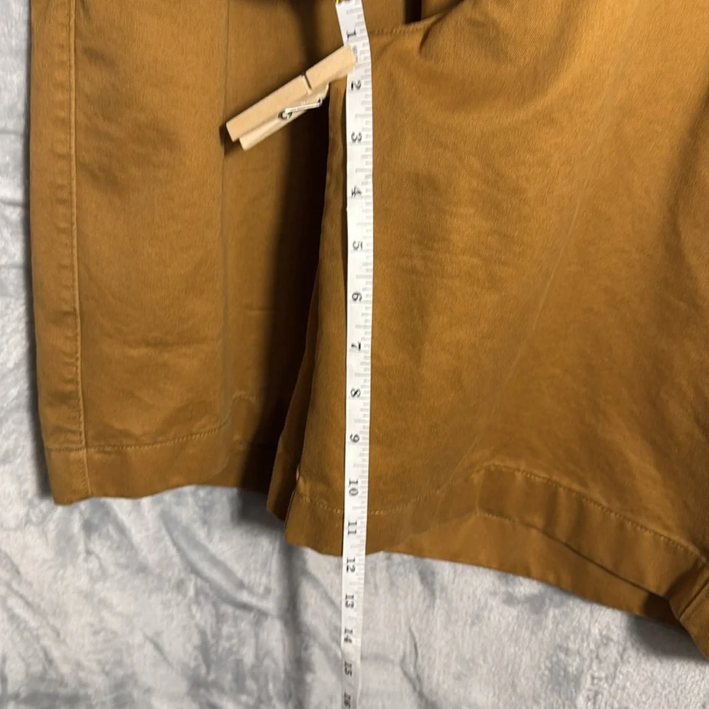 J. Crew shorts men’s JCrew Broken In size 38 Flat Front Shorts 100%‎ Cotton